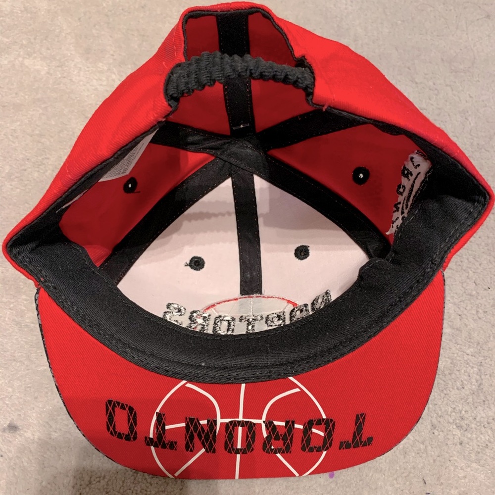 Kids Toronto Raptors hat - Picture 4 of 5